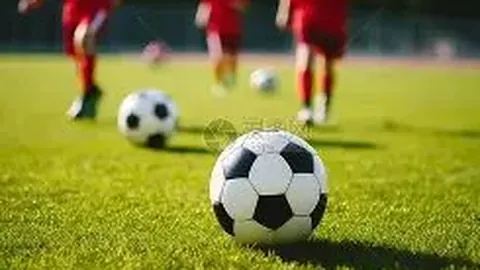 《斯洛特发声：争议进球引热议，揭秘曼城与狼队相似判罚之谜！》