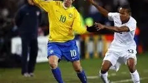 独家解读：斯洛特揭秘，伊萨克与埃基蒂克频繁联手新动向，队内阵容大权在握，由我一手操盘！